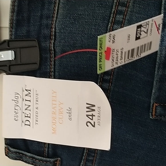 C.J.Banks Moderately Curvy Ankle Jeans Plus Size 24W - Picture 4 of 10